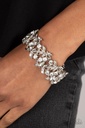 Elegant Stretchy Crystal Bracelet - Feathered Finesse