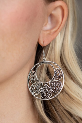 [026] Everyday Silver Dangle Earrings - Petal Promenade