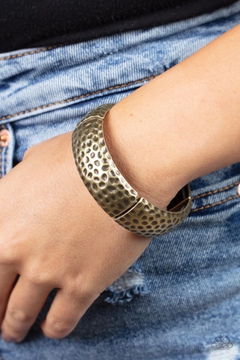 [038] Stretch Bracelet with Hammered Brass Bangle Style - Come Under The Hammer