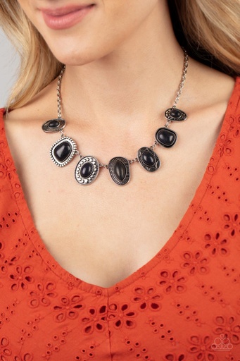 [049] Statement Necklace with Black Stone and Silver Chain - Albuquerque Artisan