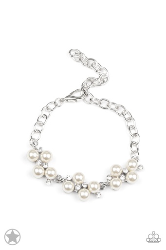 [066] Pearl Bracelet with Crystals and silver Chain Clasp Closure - I Do