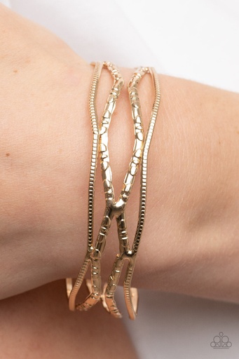 [069] Gold Bangle Bracelet - A Narrow ESCAPADE