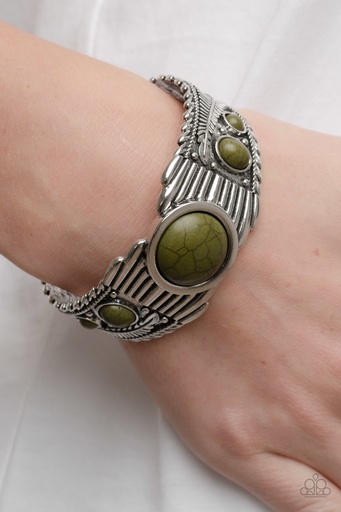 [299] Green Cuff Bracelet Stone and Silver - Plus Size Jewelry - Mesquite Mesa
