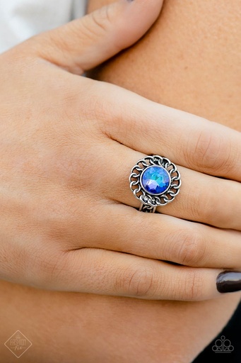 [331R] Statement Stretch Ring, Blue in Silver Adjustable Ring Band - Round Table Runway